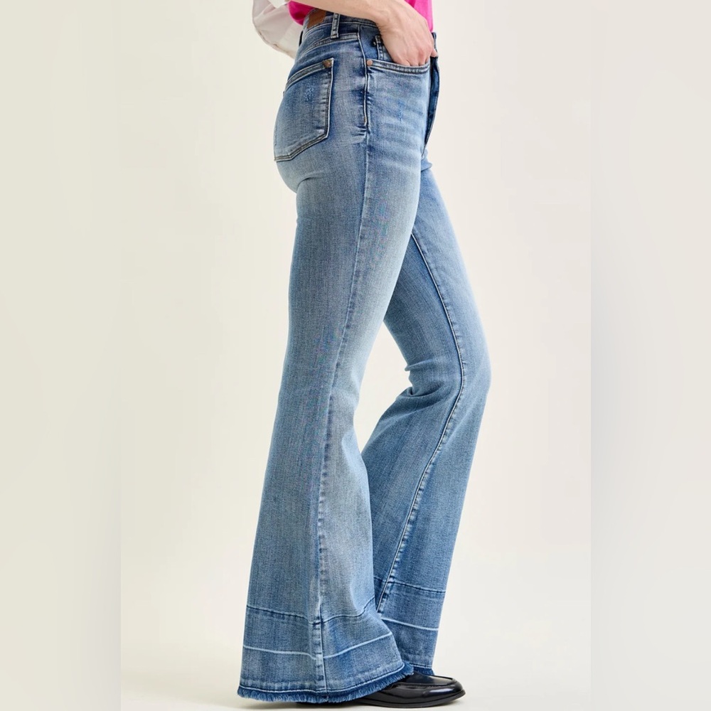 Judy Blue Stylish Blue Flare Women's Jeans - Picture 2 of 15